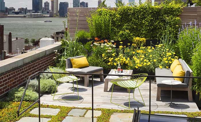 Gợi ý về thiết kế sân vườn đẹp trên sân thượng dành cho nhà phố 
